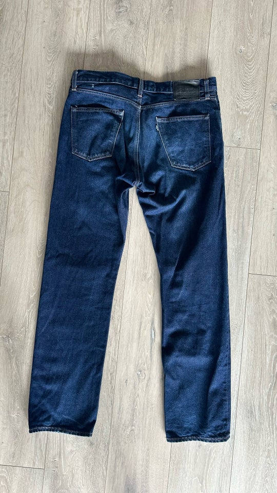 Jeans Levi’s 551 str 33