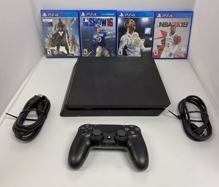 Playstation 4, PlayStation 4 Slim