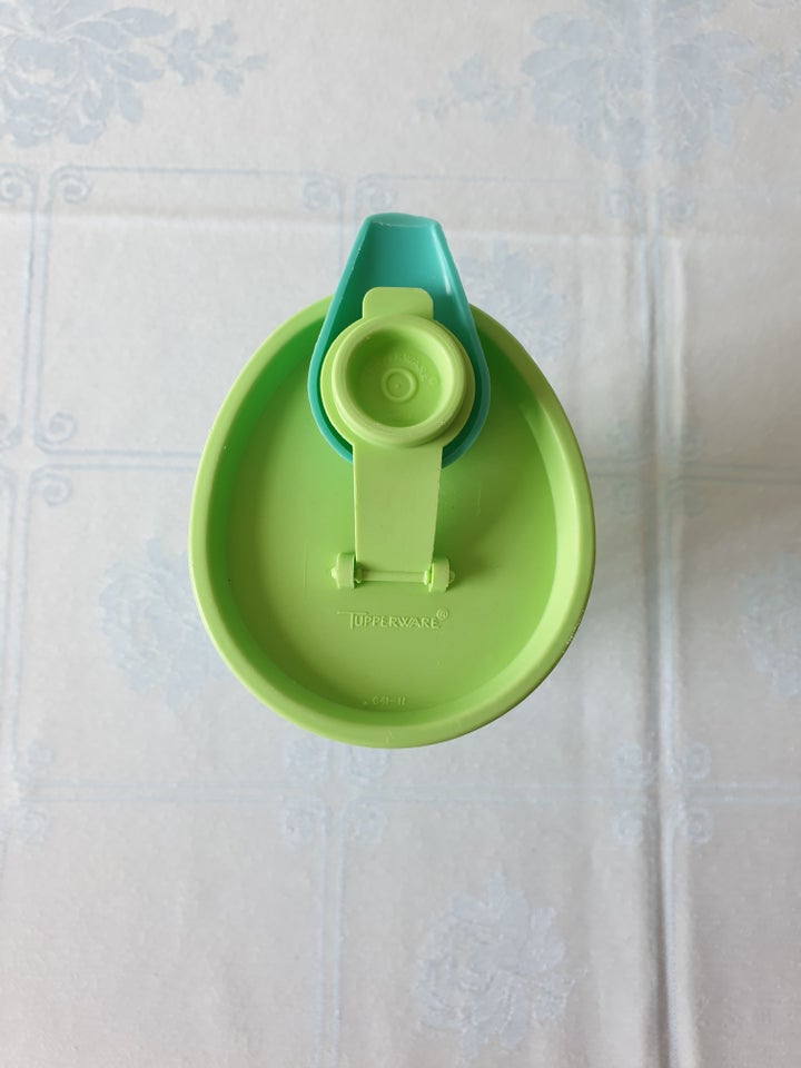 Tupperware shaker drikkedunk