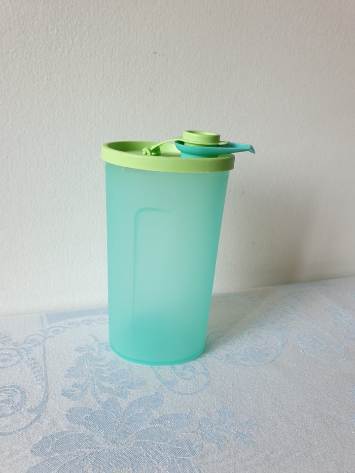 Tupperware shaker drikkedunk