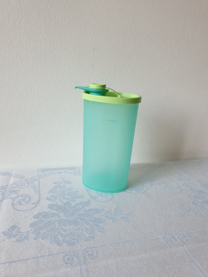 Tupperware shaker drikkedunk