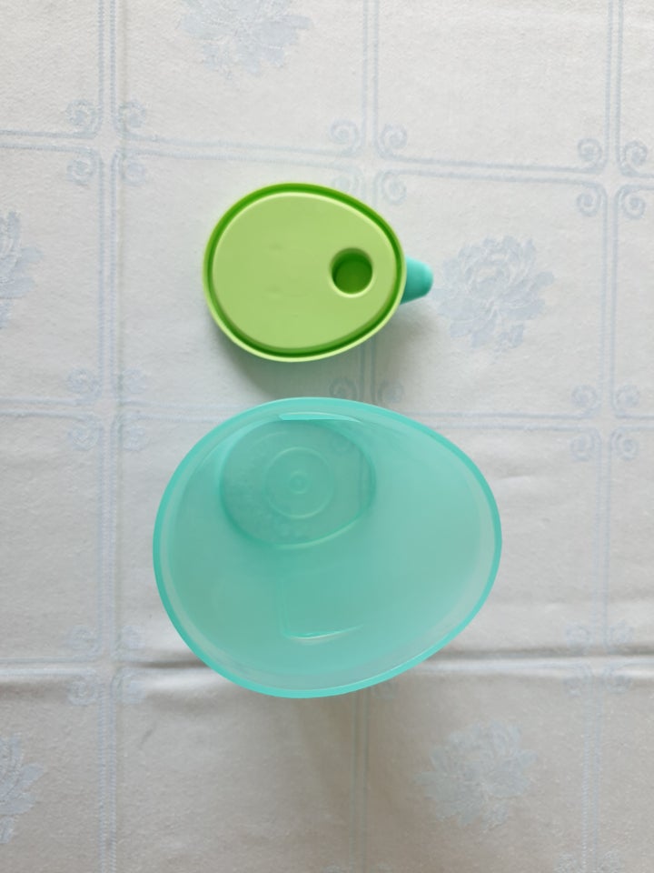 Tupperware shaker drikkedunk