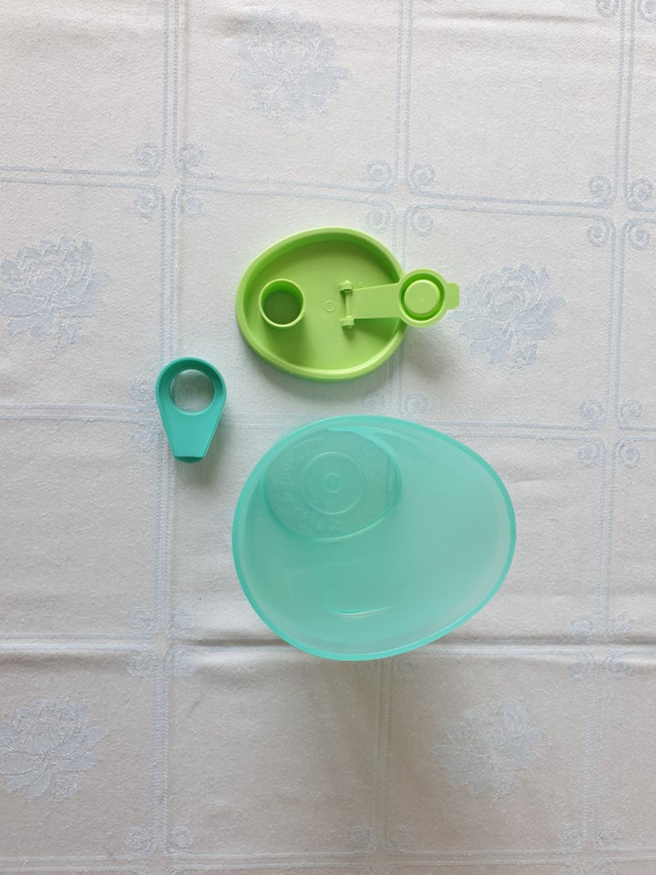 Tupperware shaker drikkedunk