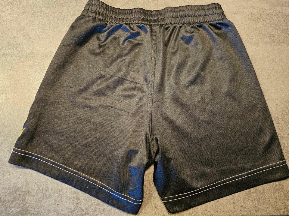 Shorts, Dryfit shorts, Hummel