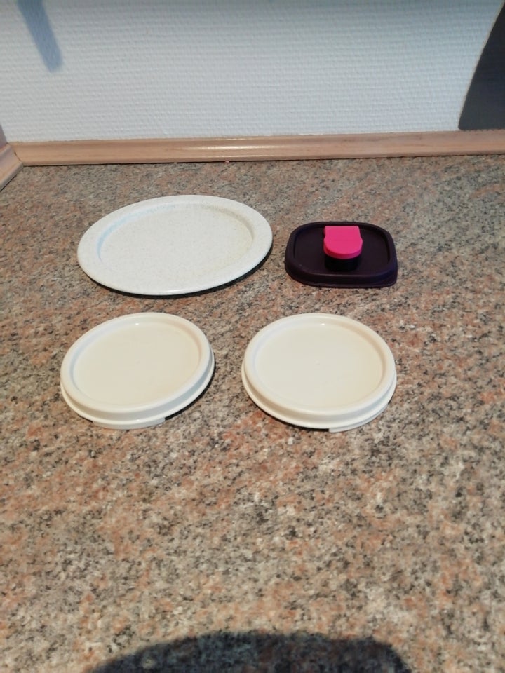 låg Tupperware