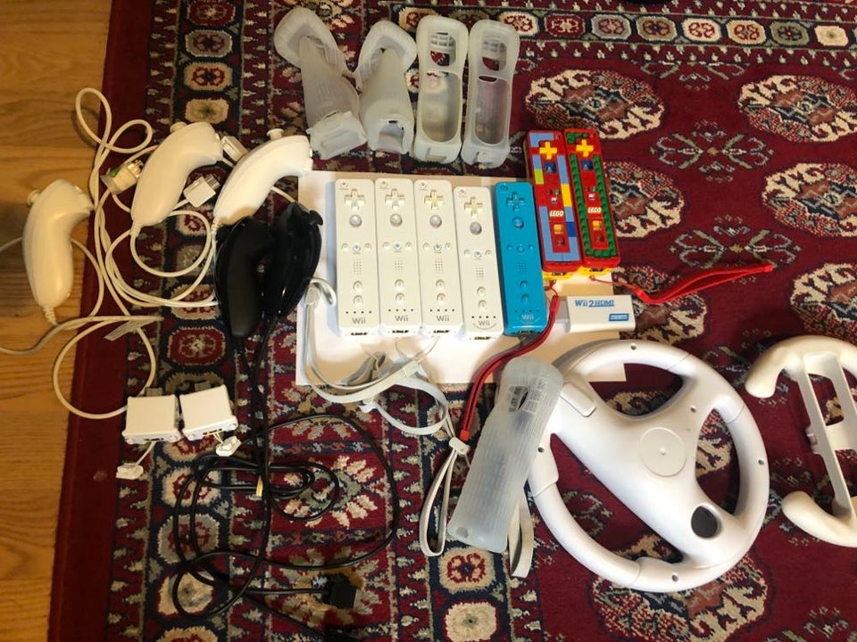 Nintendo Wii Wii Controllers +