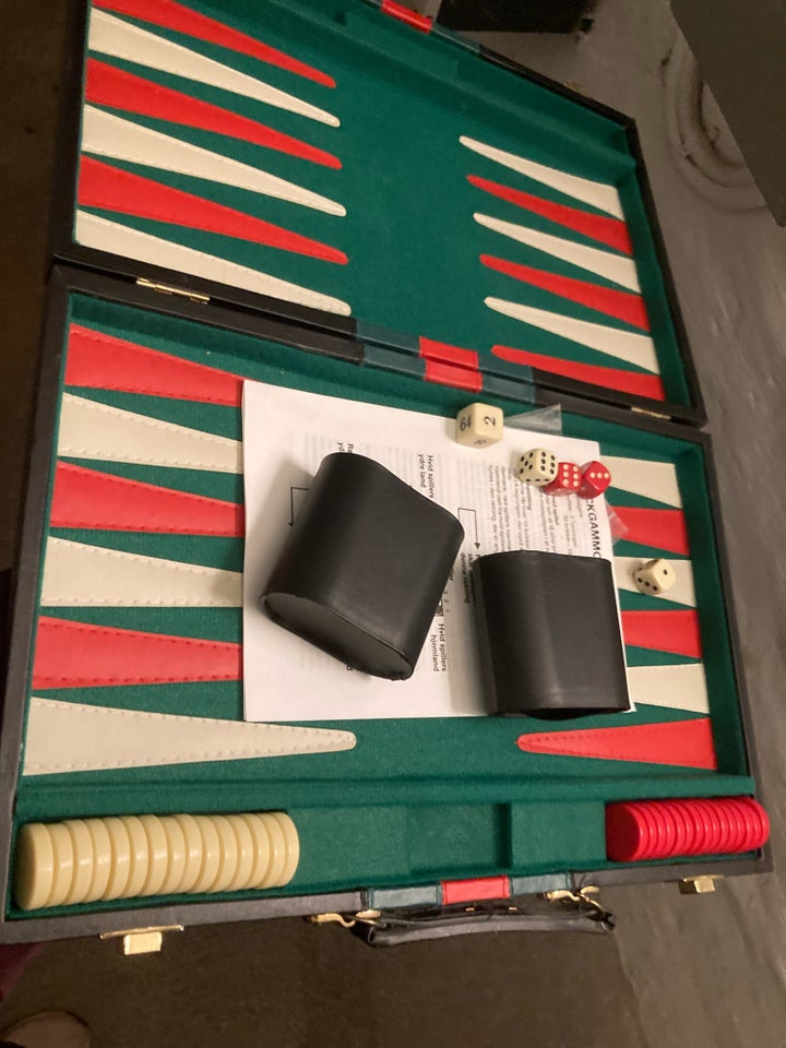 Backgammon, Kuffert, brætspil