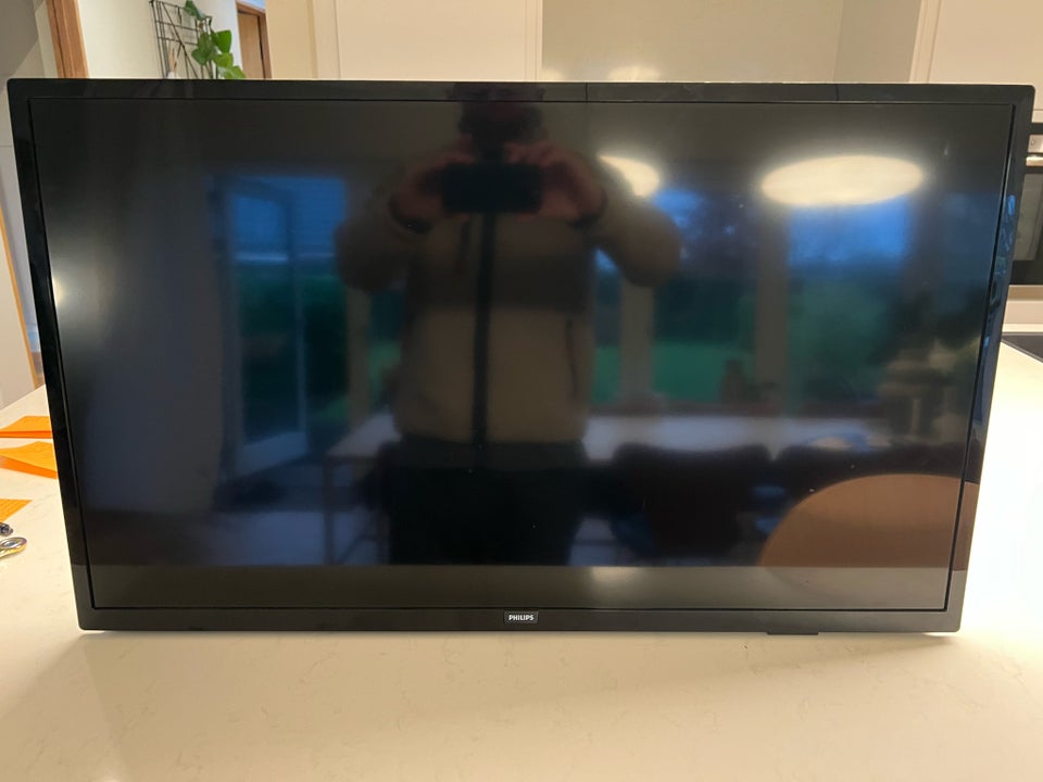 LCD, Philips, 24"