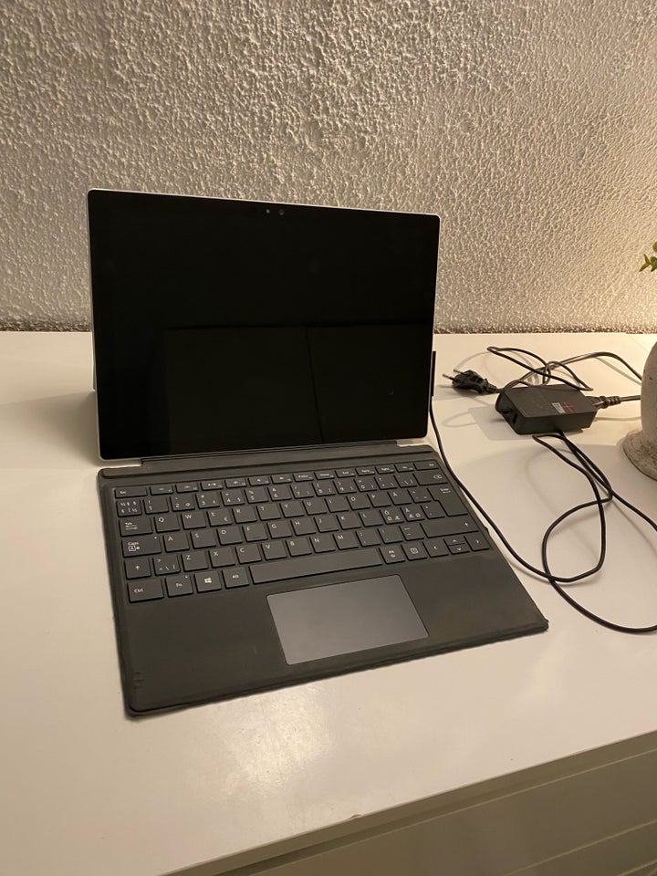 Microsoft Surface Pro 4, 2.4 GHz, 4