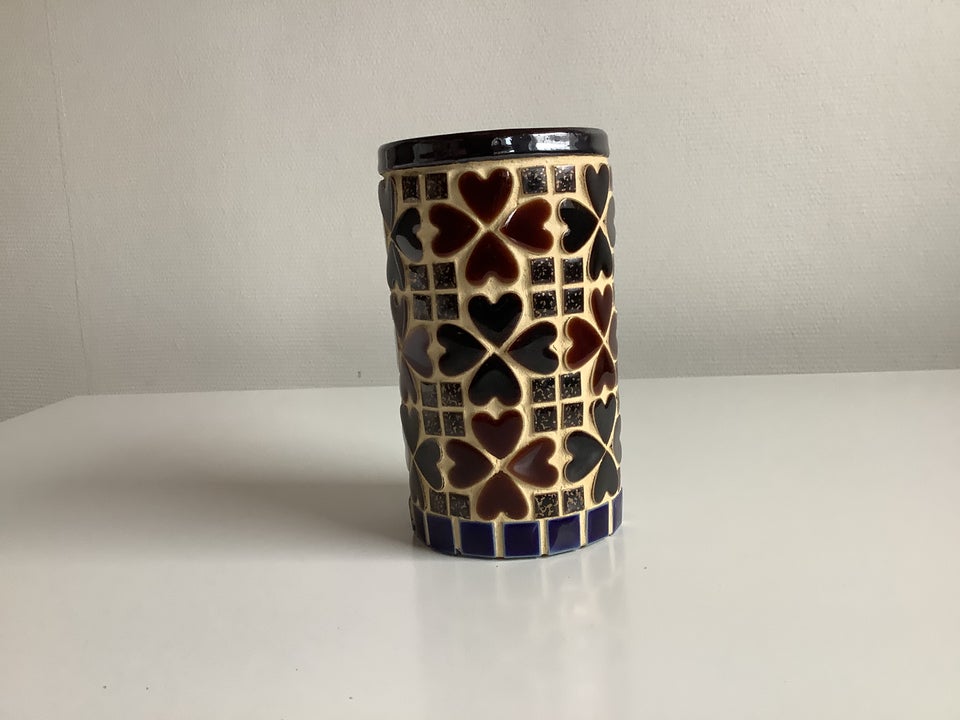 Retro vase med flot mosaik