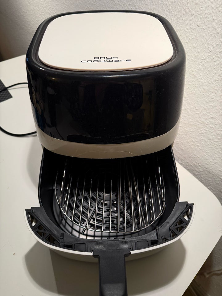 Air fryer, Onyx