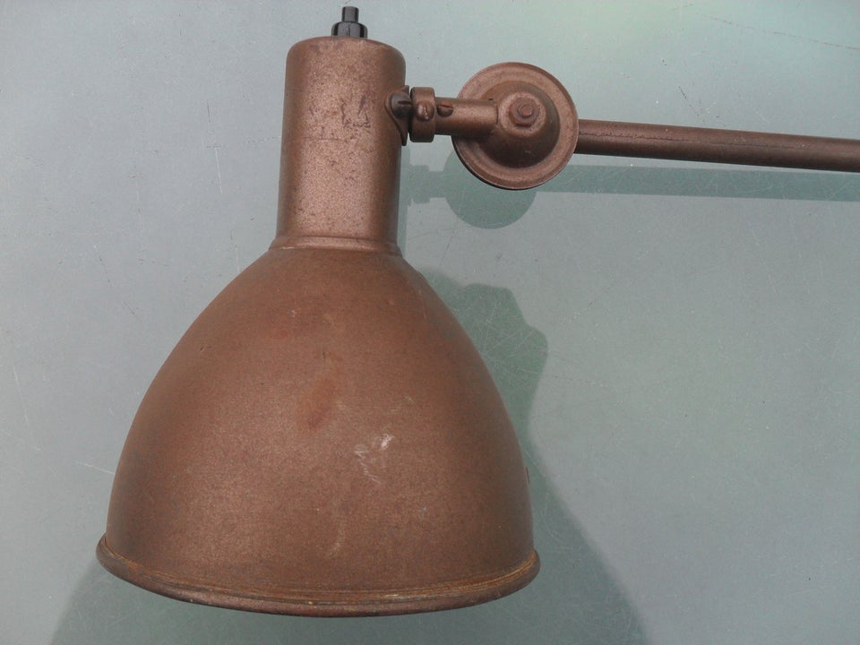 BORDLAMPE JERN 80 år gl