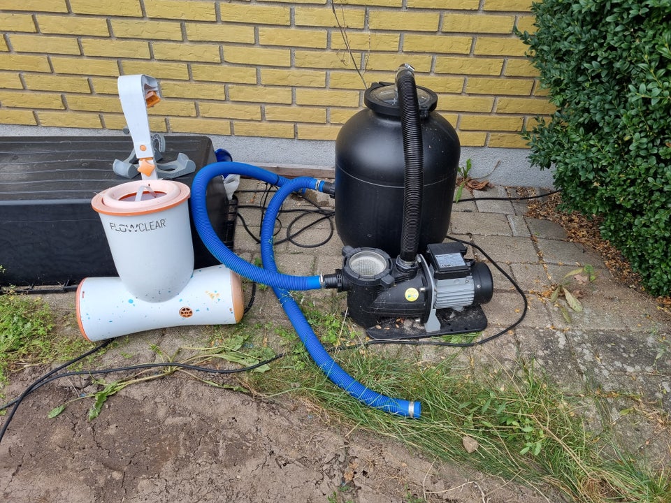 Filterpumpe og sandfiltersystem