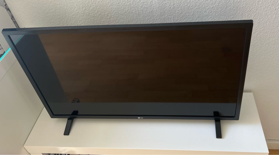 LG, 32"