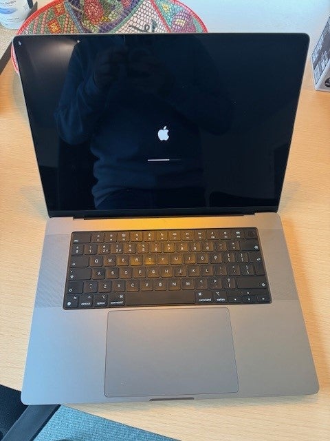 MacBook Pro, A2485, M1 Pro GHz