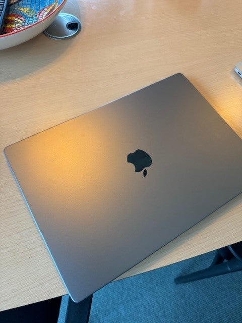 MacBook Pro, A2485, M1 Pro GHz