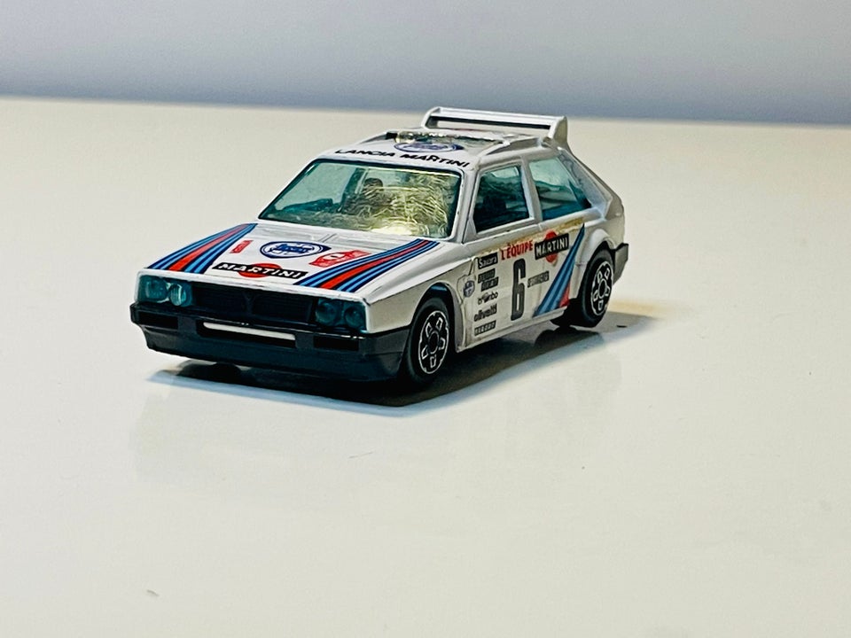 Modelbil, Bburago Lancia Delta S4,