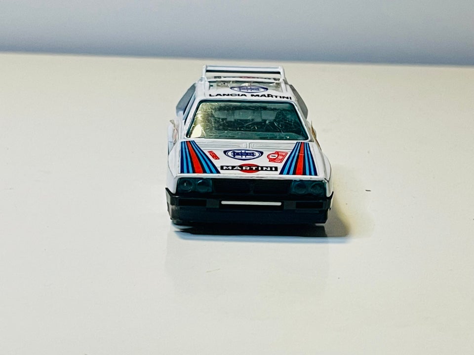 Modelbil, Bburago Lancia Delta S4,