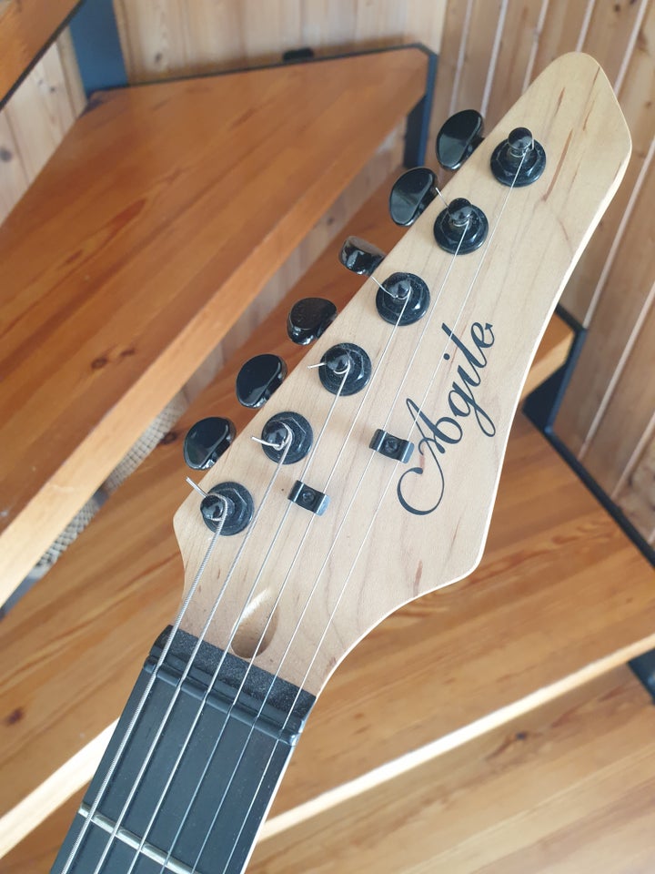 Elguitar, andet mærke Agile ST-802