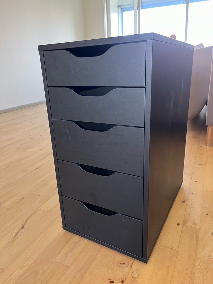 Skrivebord Malm IKEA b: 120 d: 60