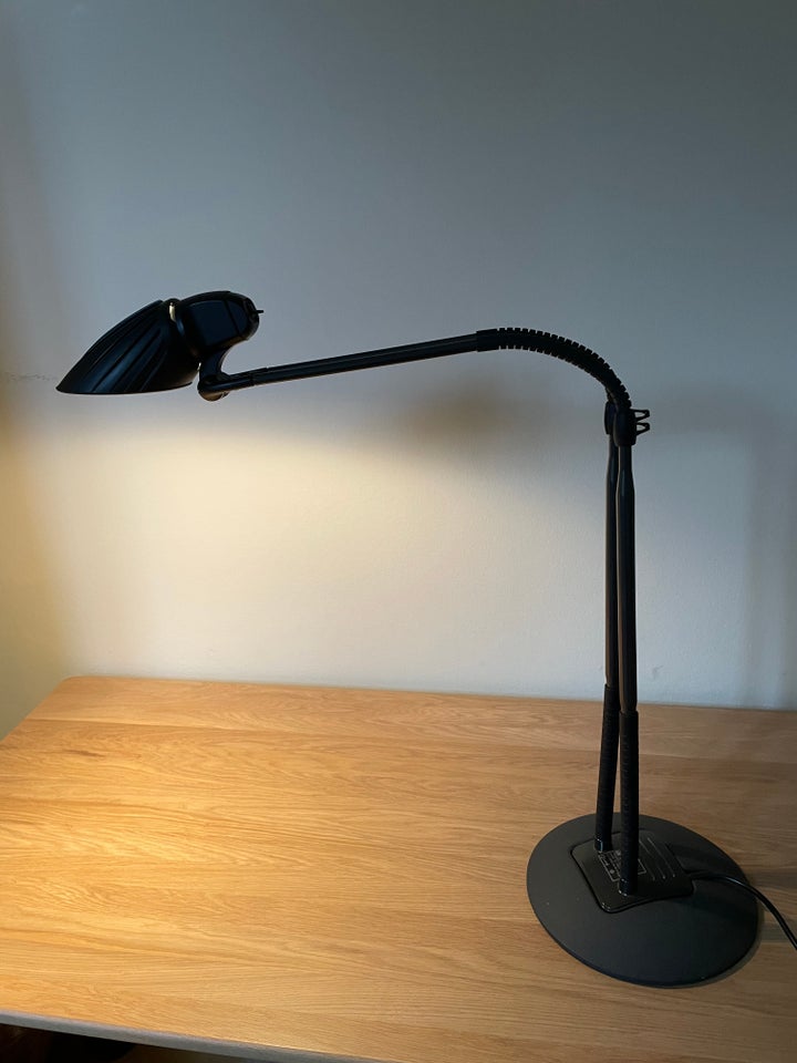 Arkitektlampe, Arteluce Tango