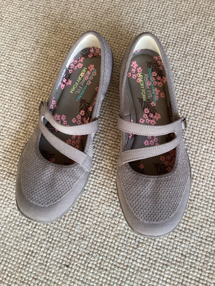 Ballerinasko, str. 39, Skechers