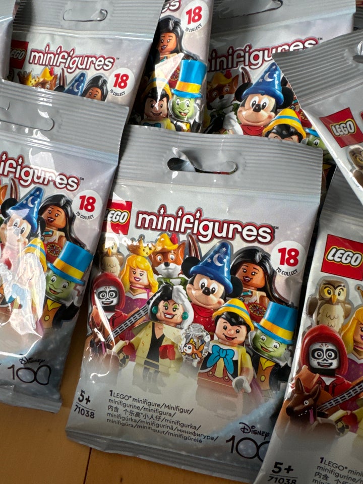 Lego Minifigures 71038