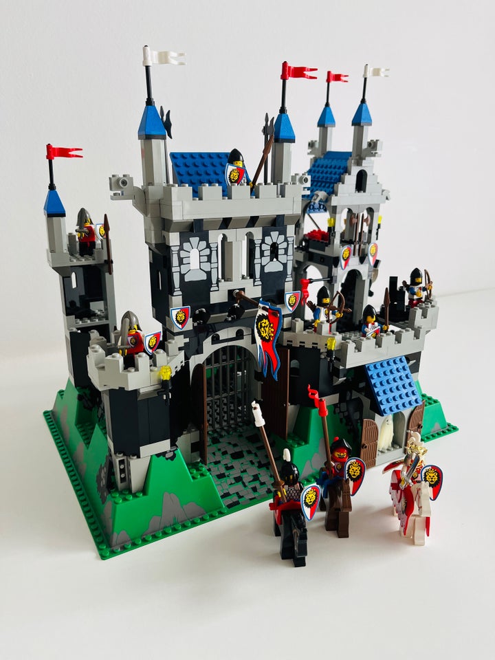 Lego System, Royal Knights Castle