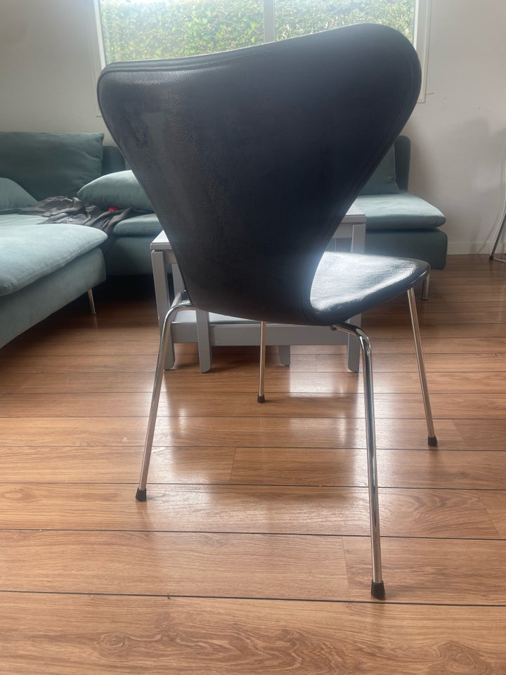 Arne Jacobsen 3107 Spisebords