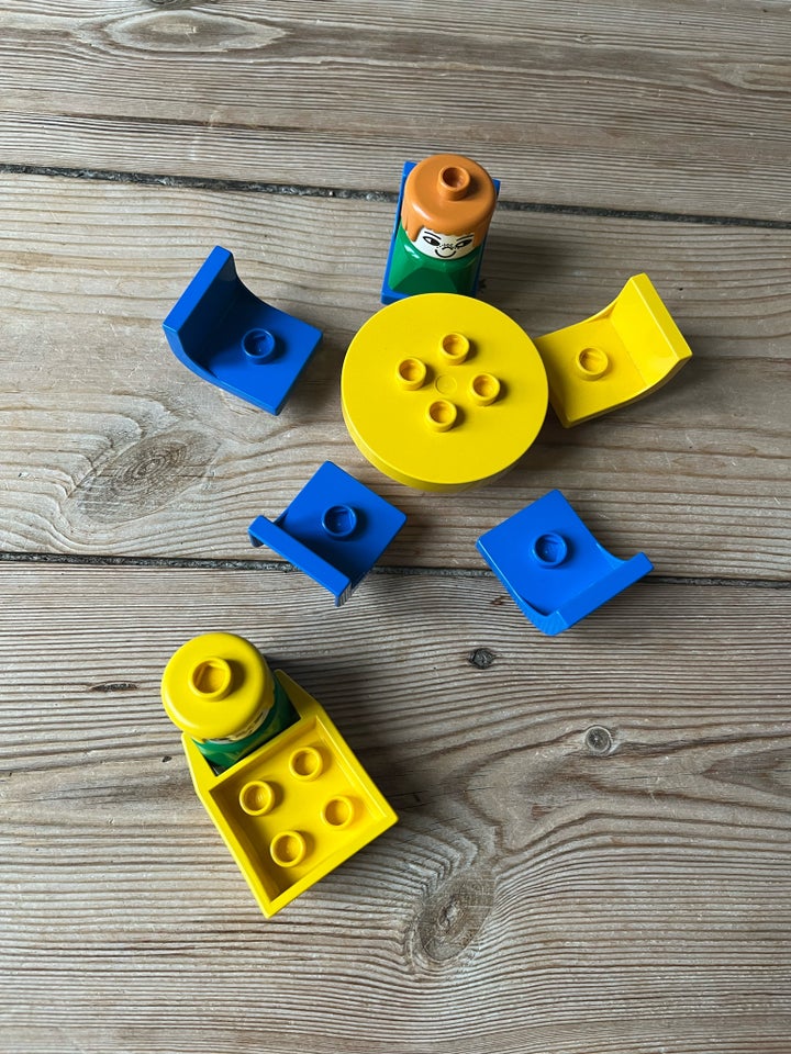 Lego Duplo Bord stole og figurer