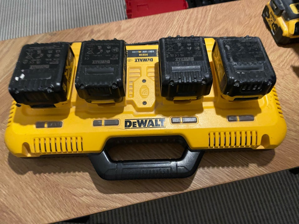 Oplader, Dewalt