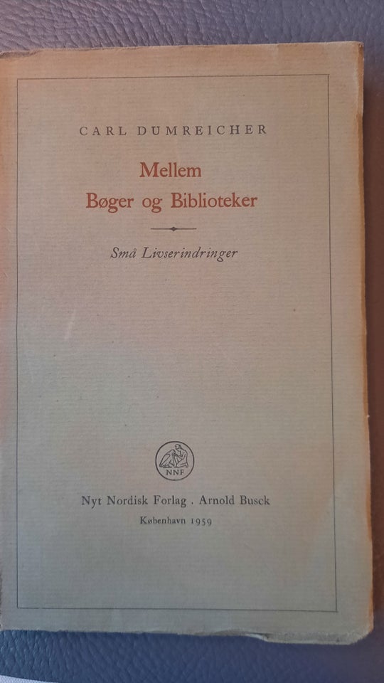 Mellem Bøger og Biblioteker, Carl