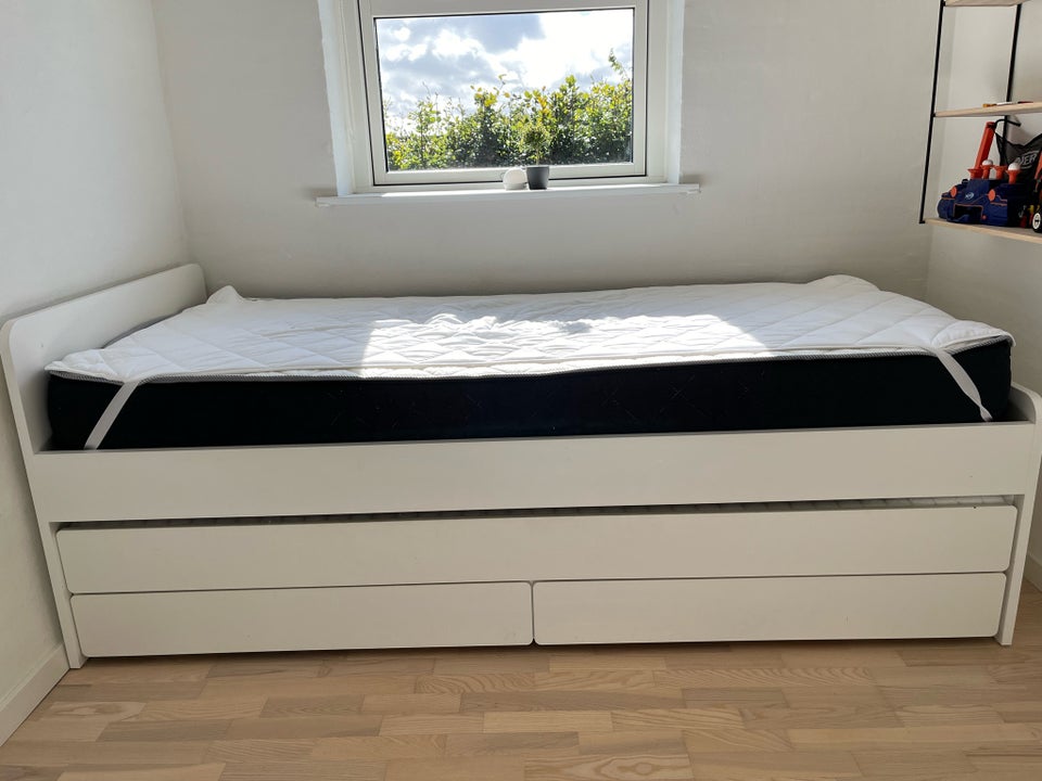 Sengeramme, Ikea släkt, b: 90 l: 200