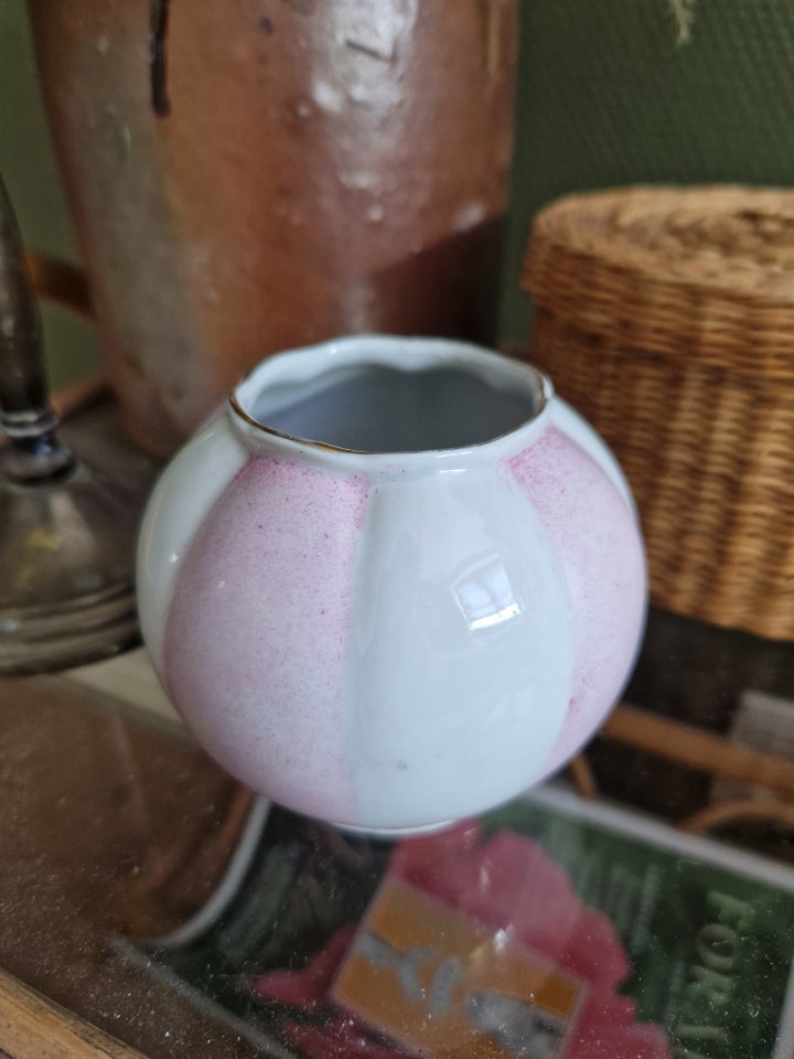 Lille buttet vase Retro