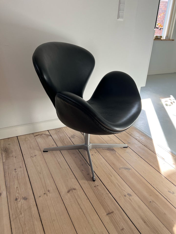 Arne Jacobsen, Svanen, Stol