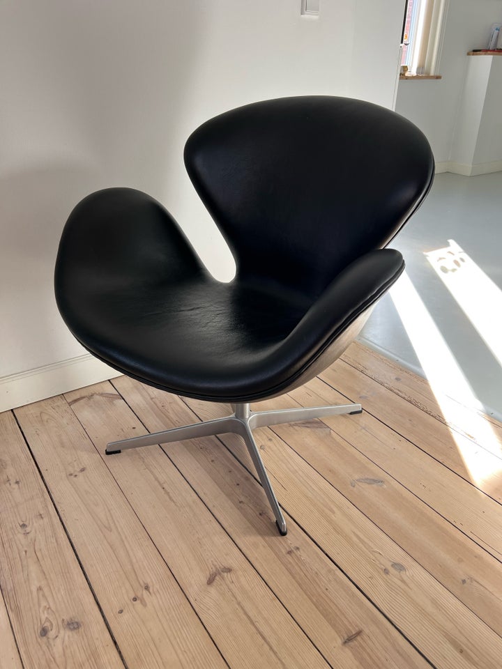 Arne Jacobsen, Svanen, Stol