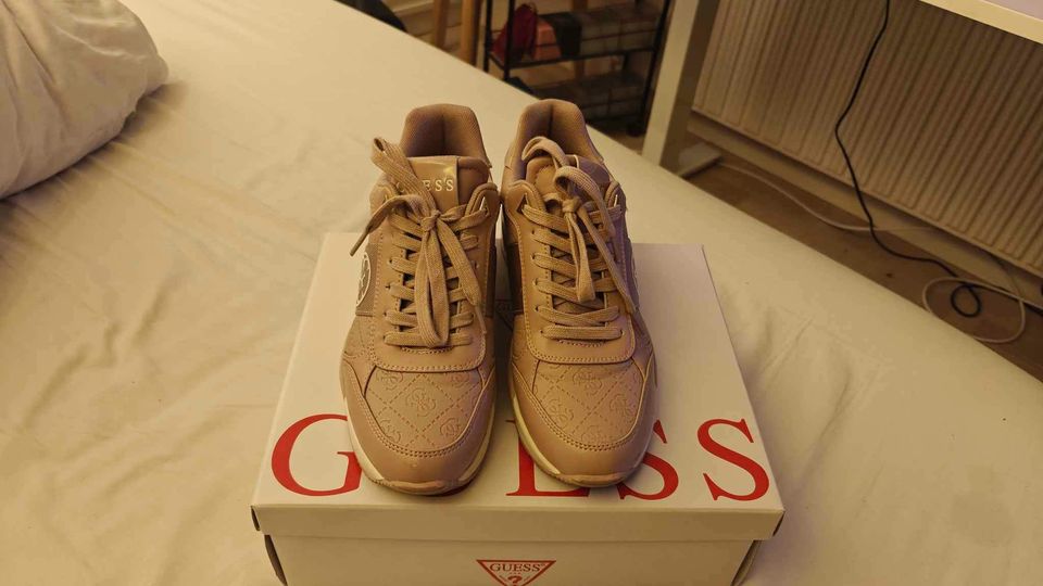 Sneakers, str. 38, GUESS