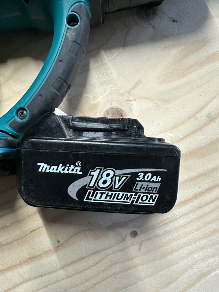 Borehammer, Makita DHR202