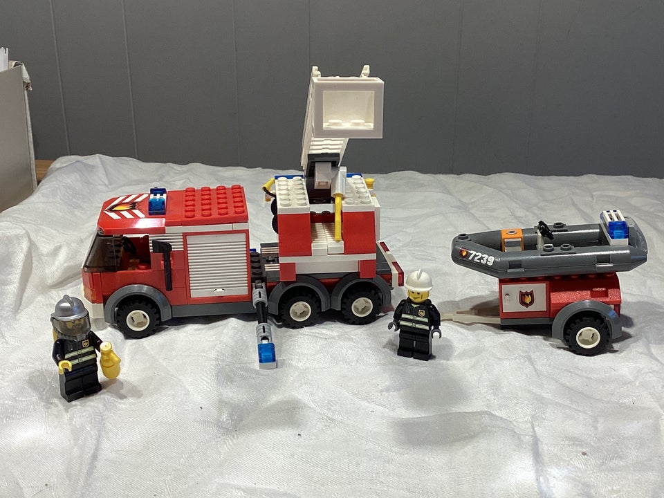 Lego City 7239 - fire truck