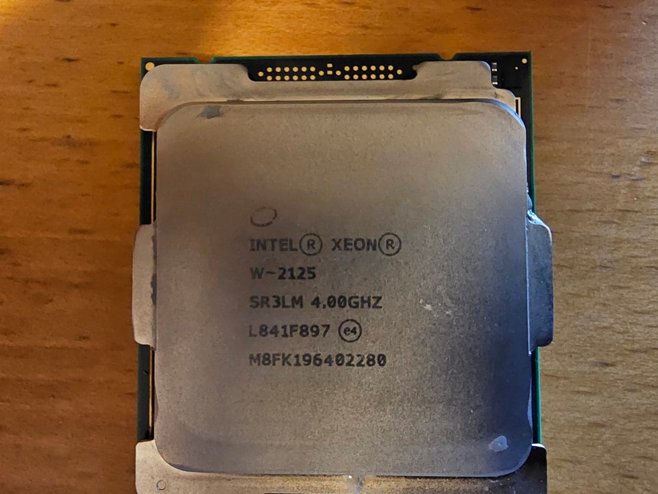 CPU Intel Xeon W-2125