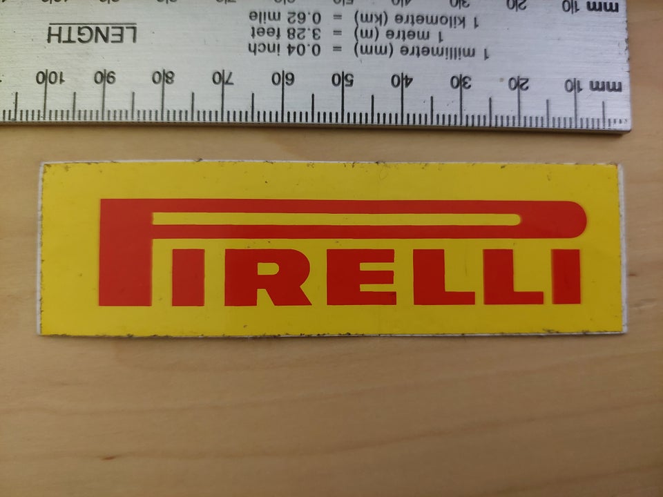 Klistermærker, Pirelli