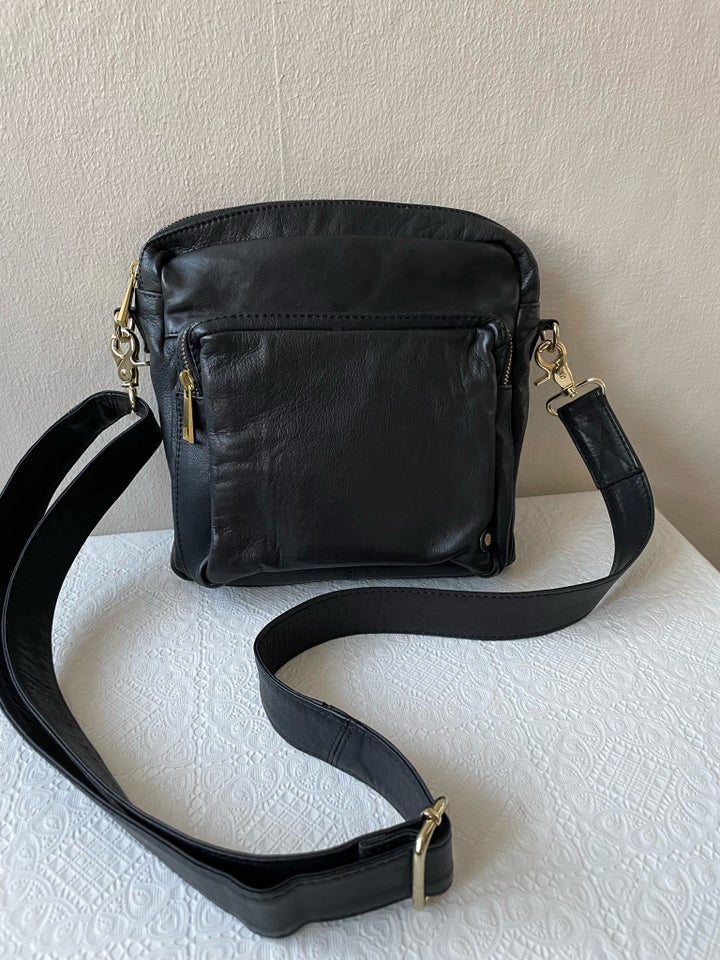 Crossbody, Depeche