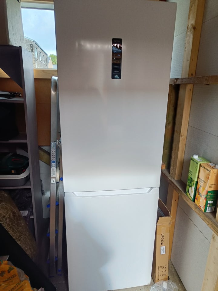 Køle/fryseskab, Wasco KF320W, 323