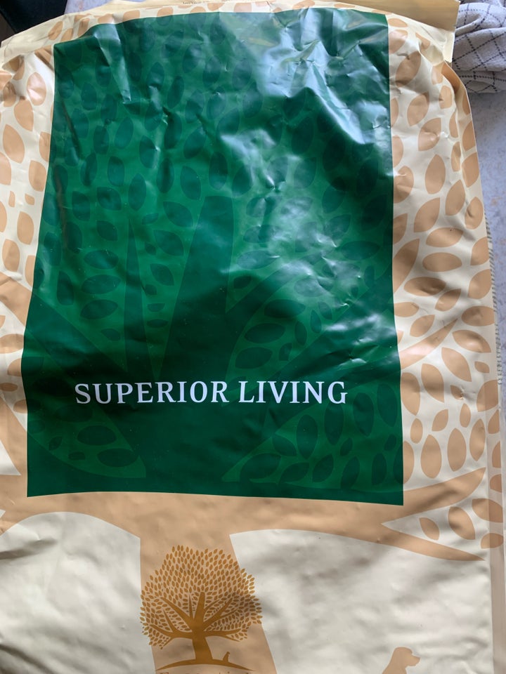 Hundefoder Superior Living Adult