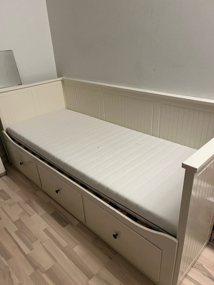 Enkeltseng, IKEA HEMNES, b: 90 l: