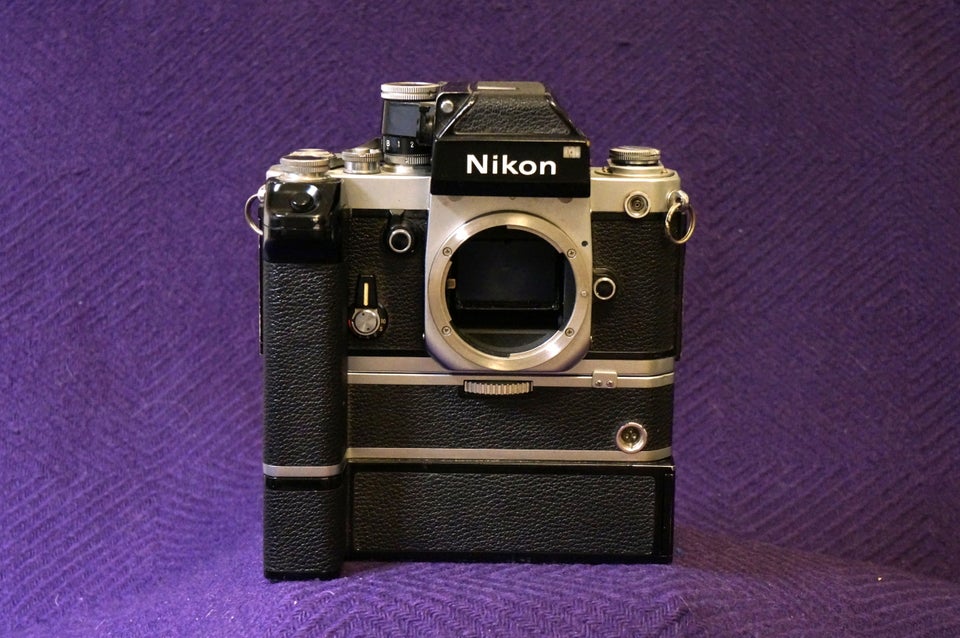 Nikon F2 med MD-2 motor og MB-1