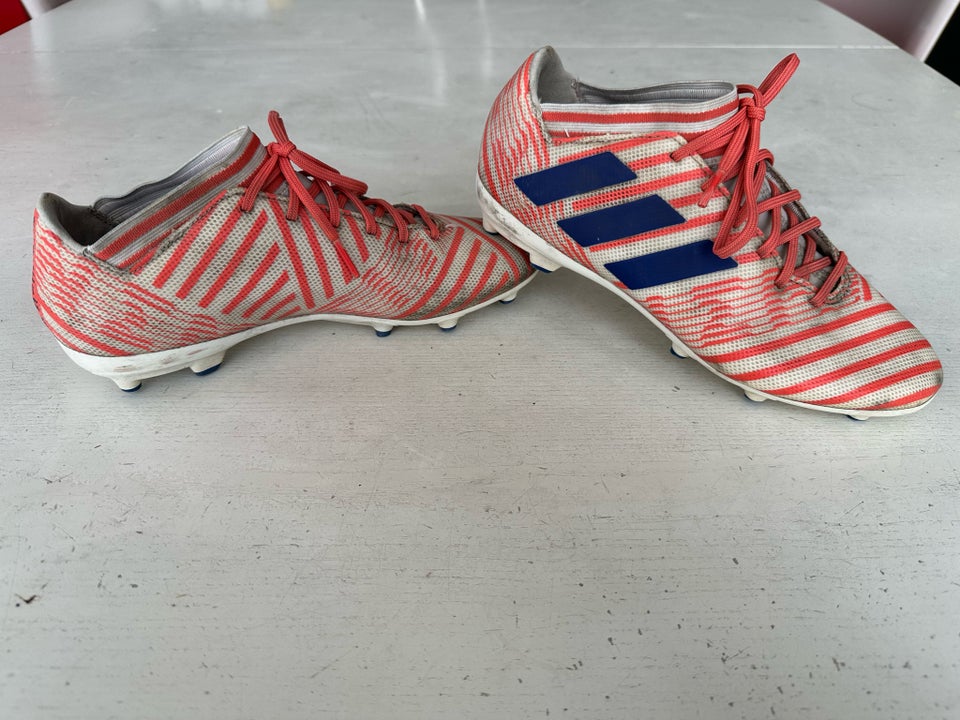 Fodboldstøvler, Adidas Nemeziz