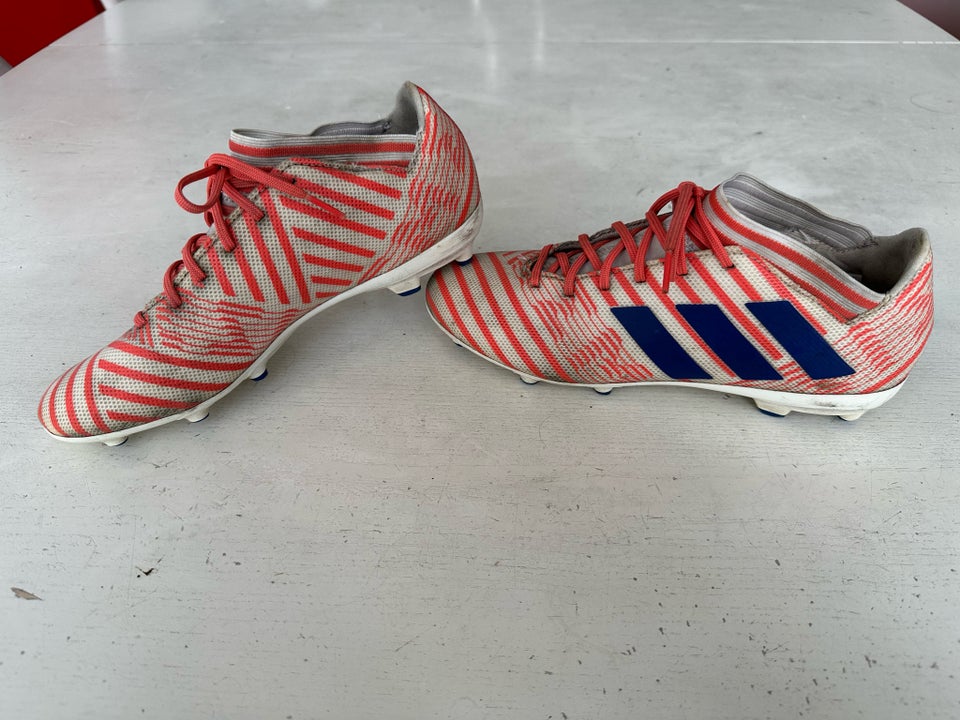 Fodboldstøvler, Adidas Nemeziz