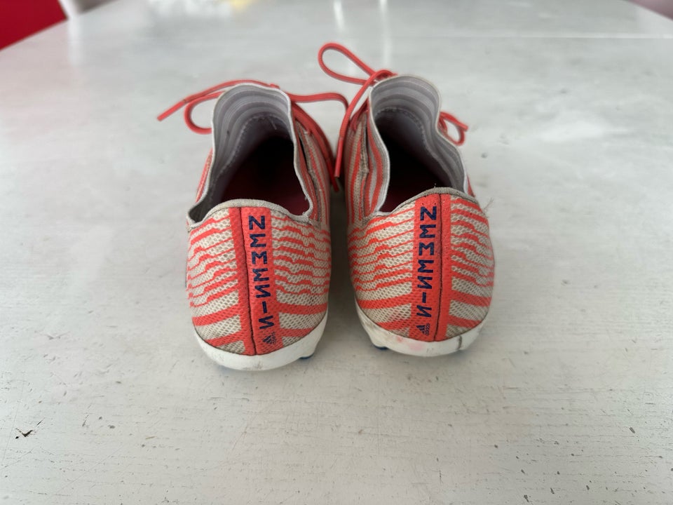 Fodboldstøvler, Adidas Nemeziz