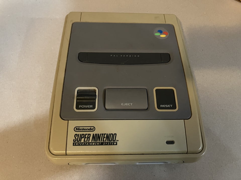 Nintendo SNES, God